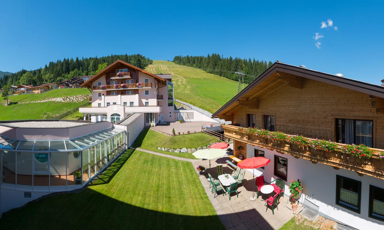 Hotel Vierjahreszeiten Flachau Esterno foto